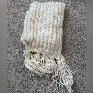 Chunky Knit Cream Scarf